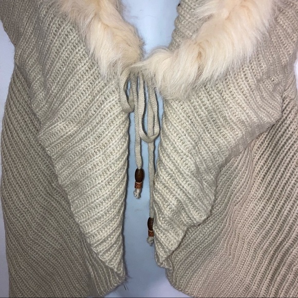 Sisters Faux Fur Sweater Knit Boho Vest S Tan - Picture 3 of 9